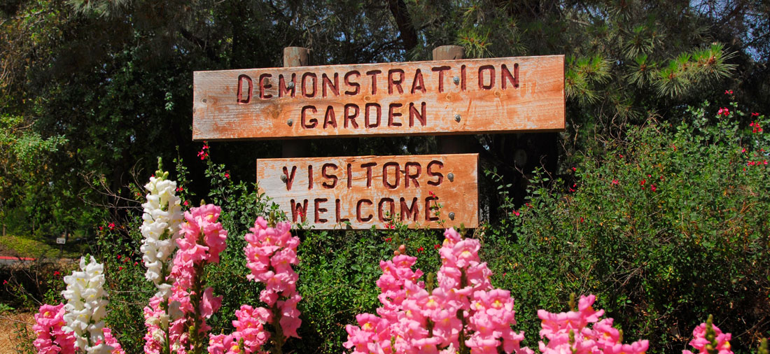 Entrance and welcome sign of the demonstration garden