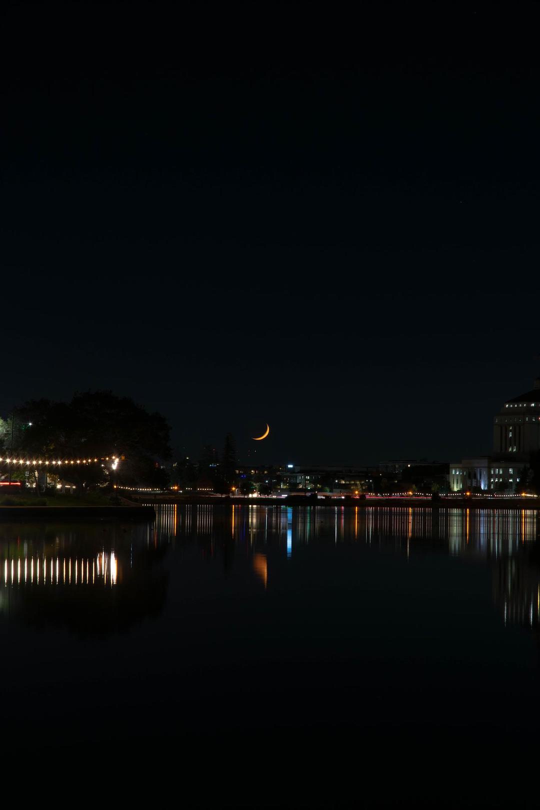 acelar moon over lake merritt
