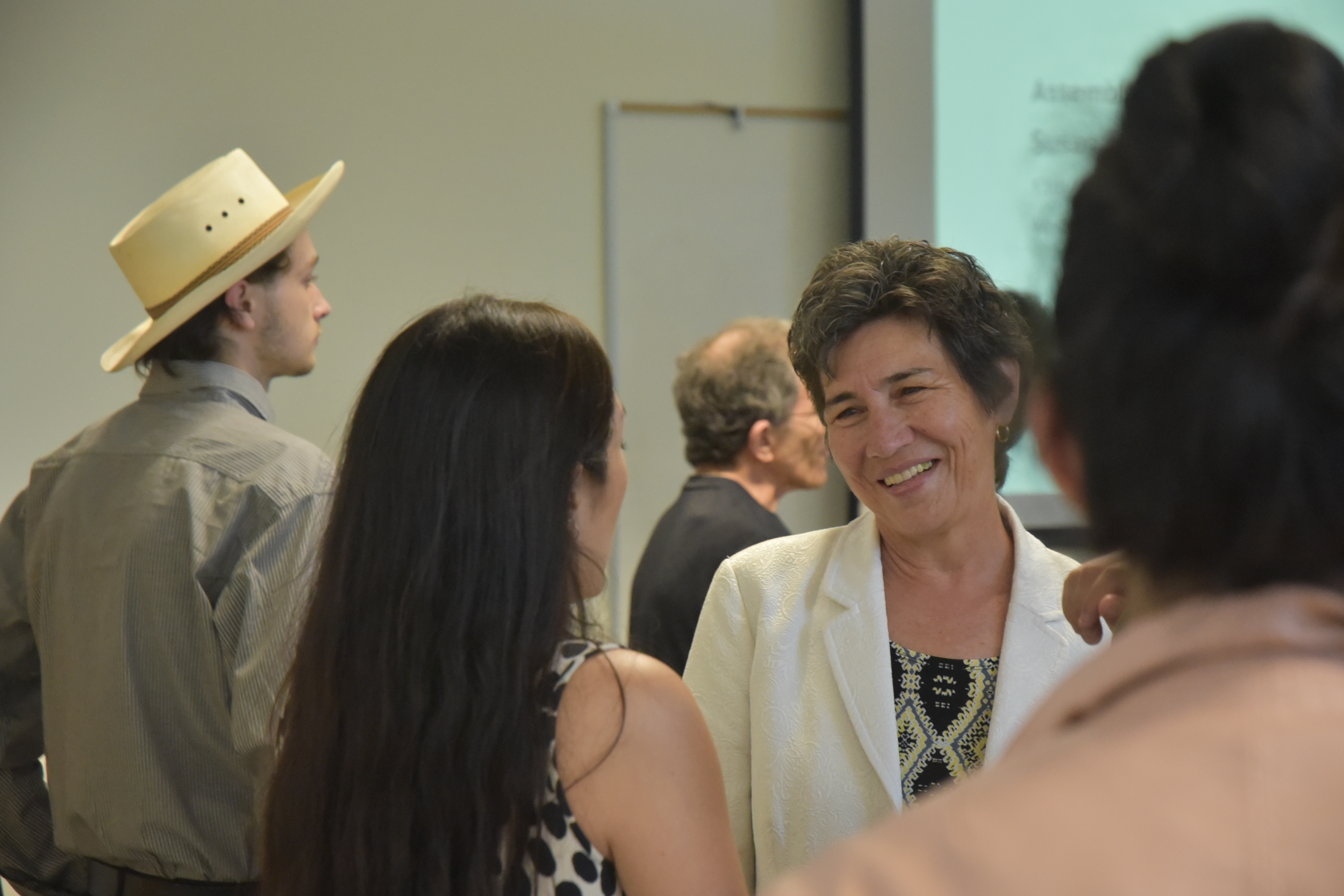 Assemblywoman Susan Eggman meets with San Joaquin Delta College students at the first Alumni Night and Political Meet and Greet on April 18.