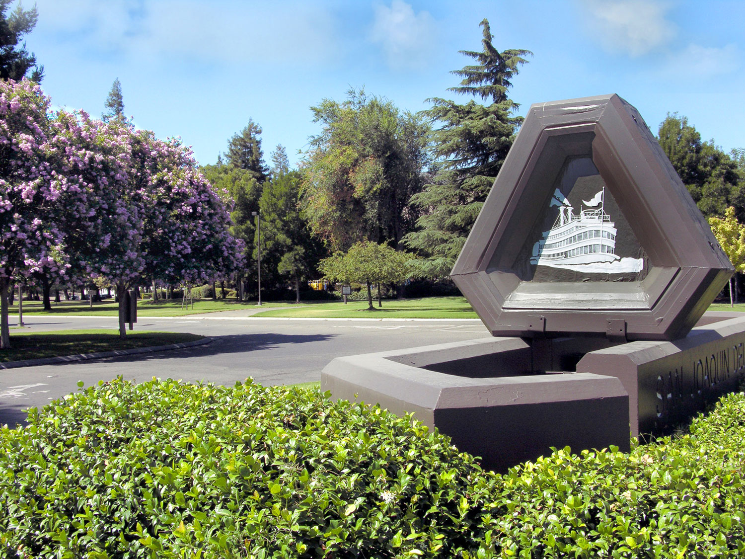 Pacific Ave entrance of Stockton Campus